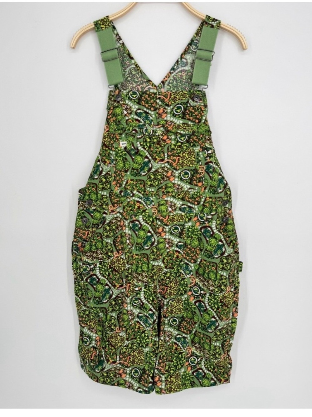 RARE! Duluth Trading Co. short 7” heirloom gardening overalls- size large
